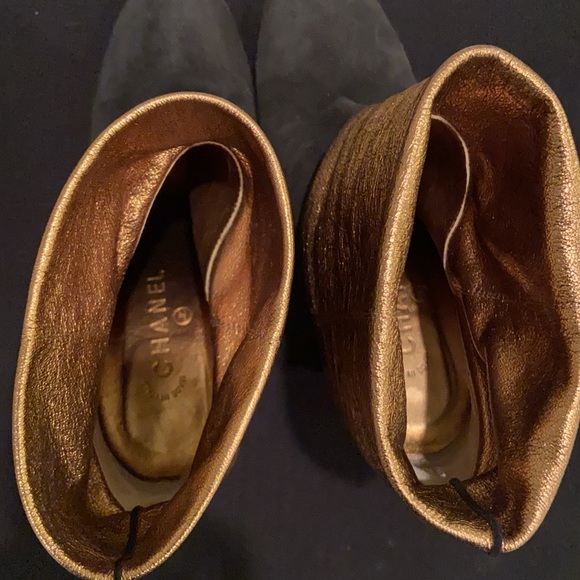 Authentic Chanel black suede fold over booties block heel boots shoes size 40 - Picture 8 of 15